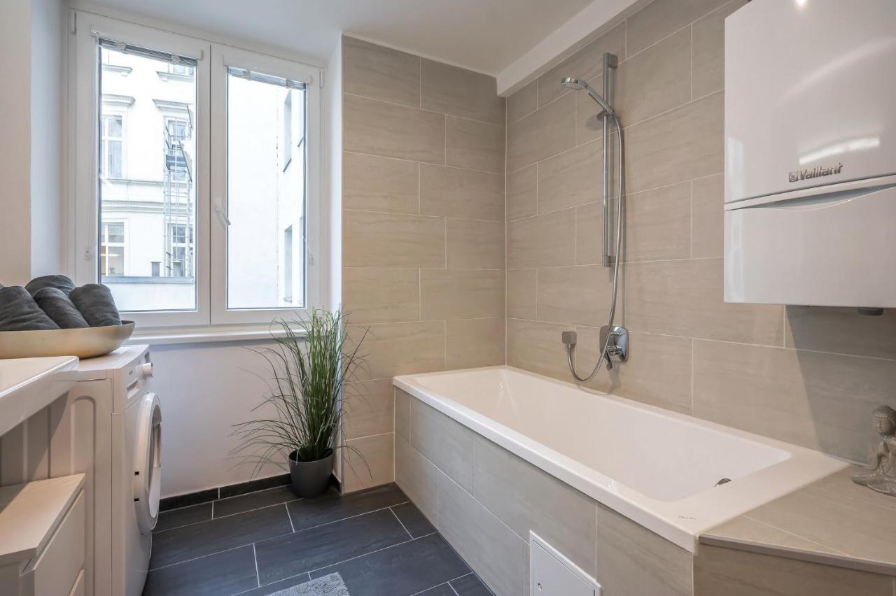 Modern City Center Apartment Відень Екстер'єр фото