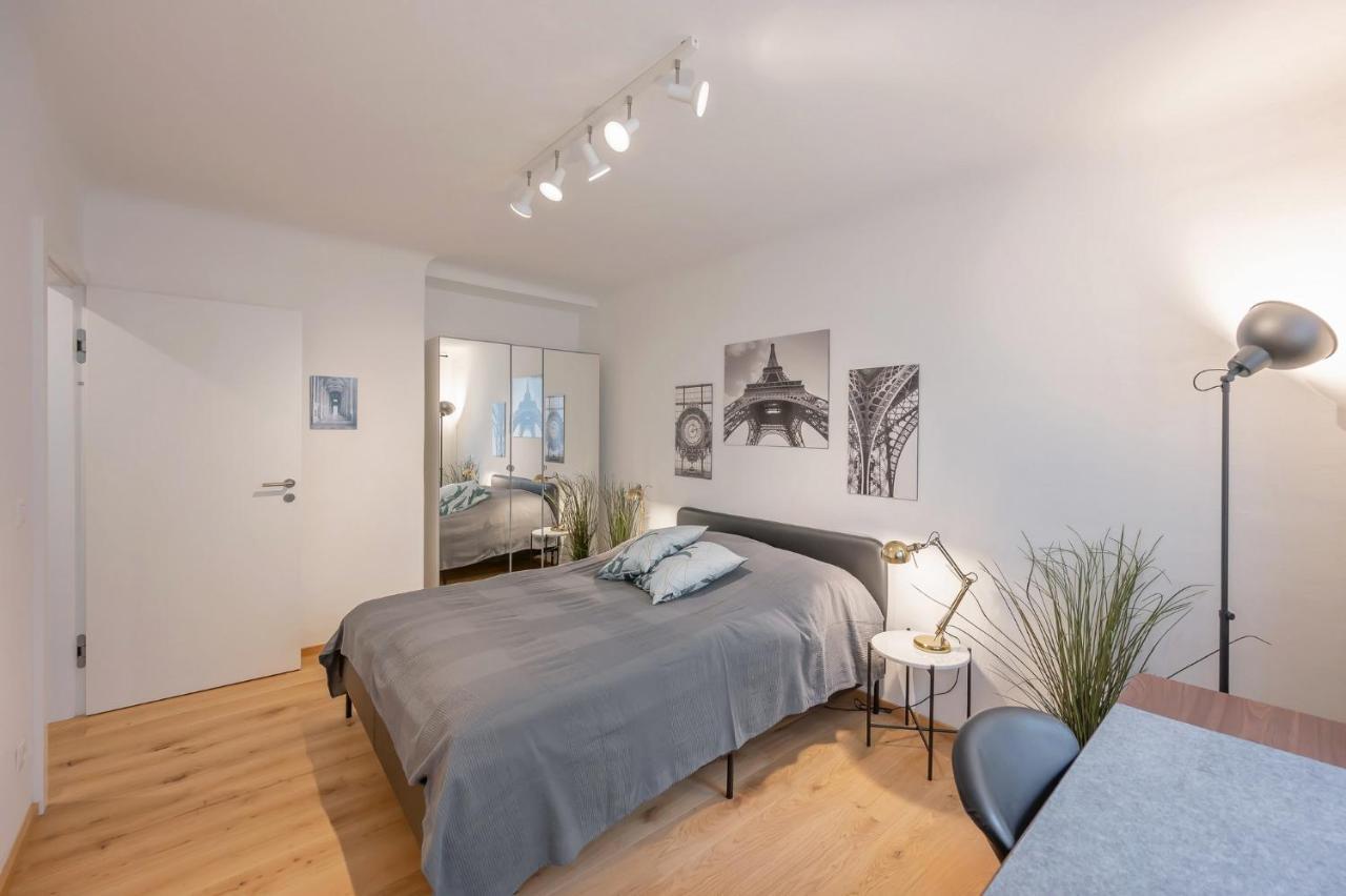 Modern City Center Apartment Відень Екстер'єр фото